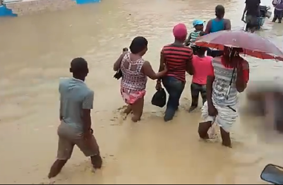 Port Mathurin Inondation Inondation et glissement de terrain : 1 mort et plusieurs blessés à ...