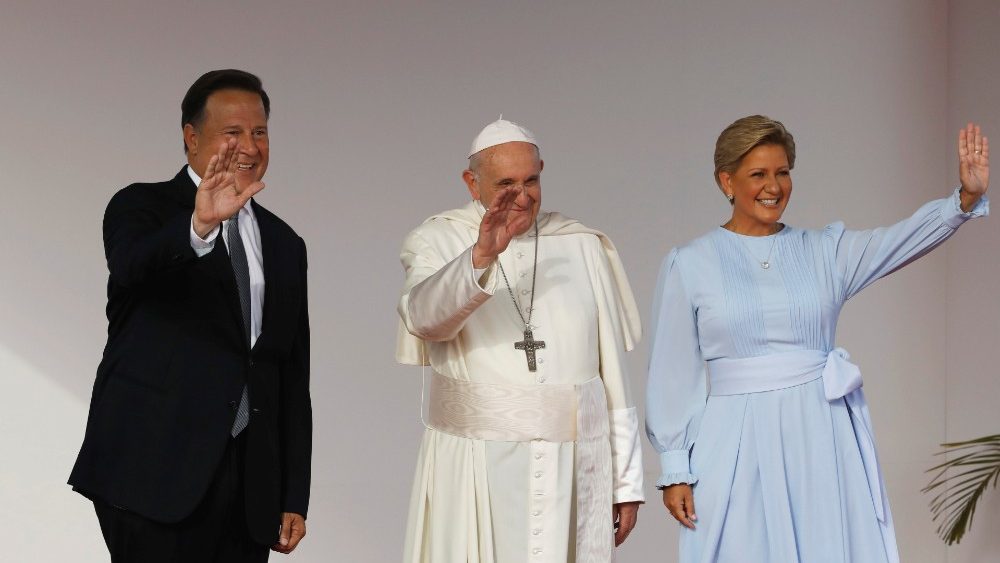 Le pape est arrivé au Panama (Photos) Cq5dam.thumbnail.cropped.1000.563