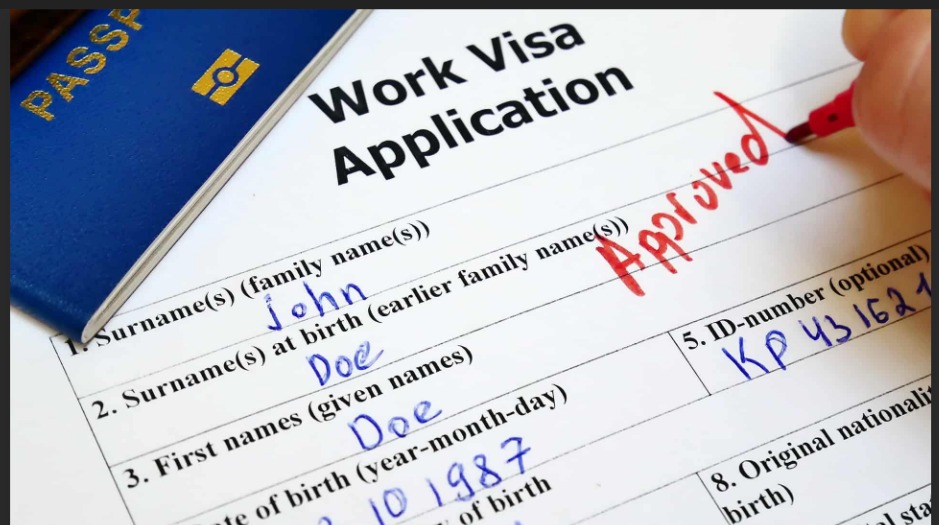 Les États-Unis réduisent la durée des permis de travail pour les personnes sous asile