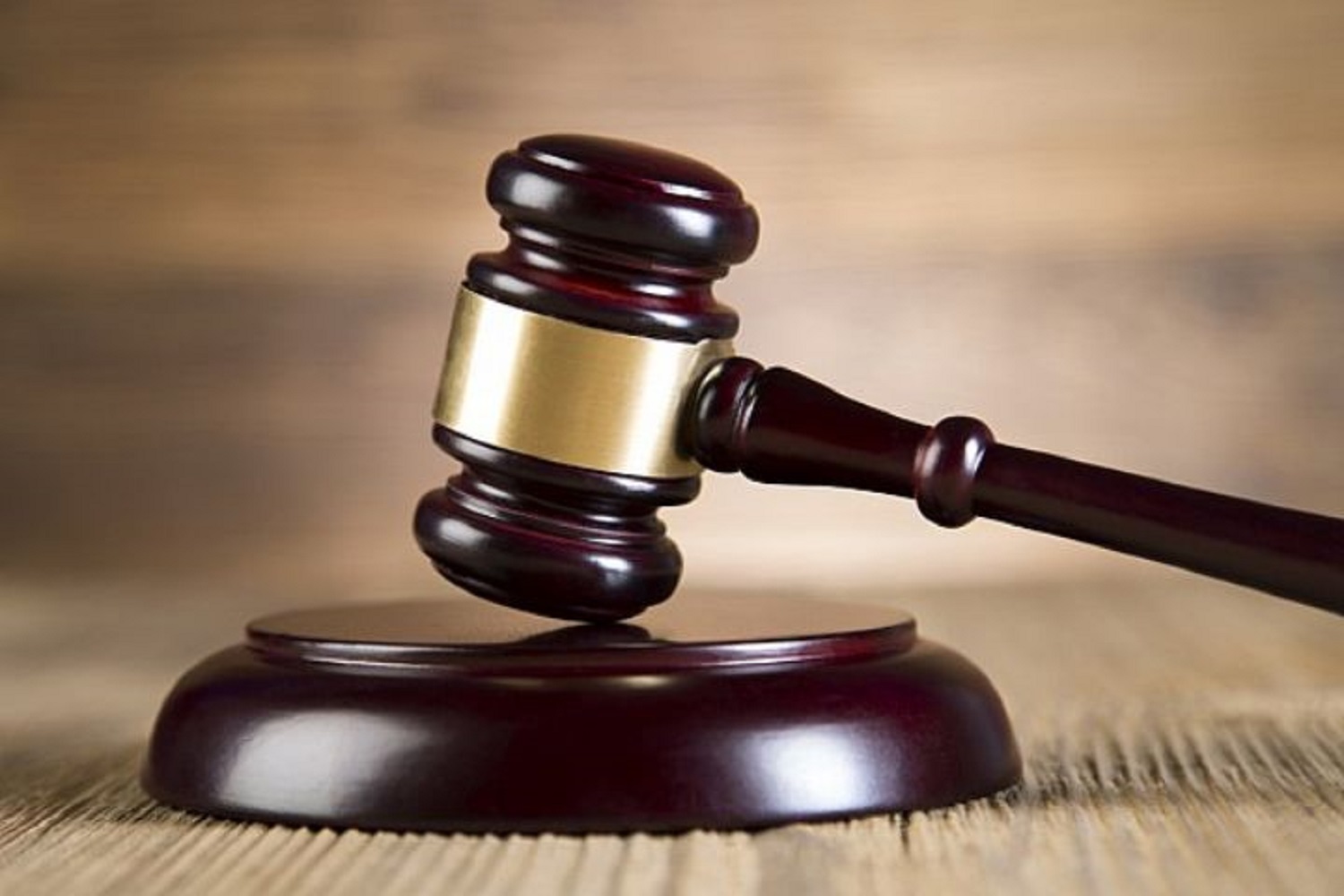 Affaire Epstein : un juge fédéral ordonne la levée du secret judiciaire en Floride