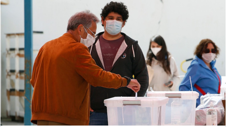Présidentielle au Chili : victoire de la droite radicale, José Antonio Kast annonce une politique d’expulsions massives de migrants Présidentielle au Chili : victoire de la droite radicale, José Antonio Kast annonce une politique d’expulsions massives de migrants