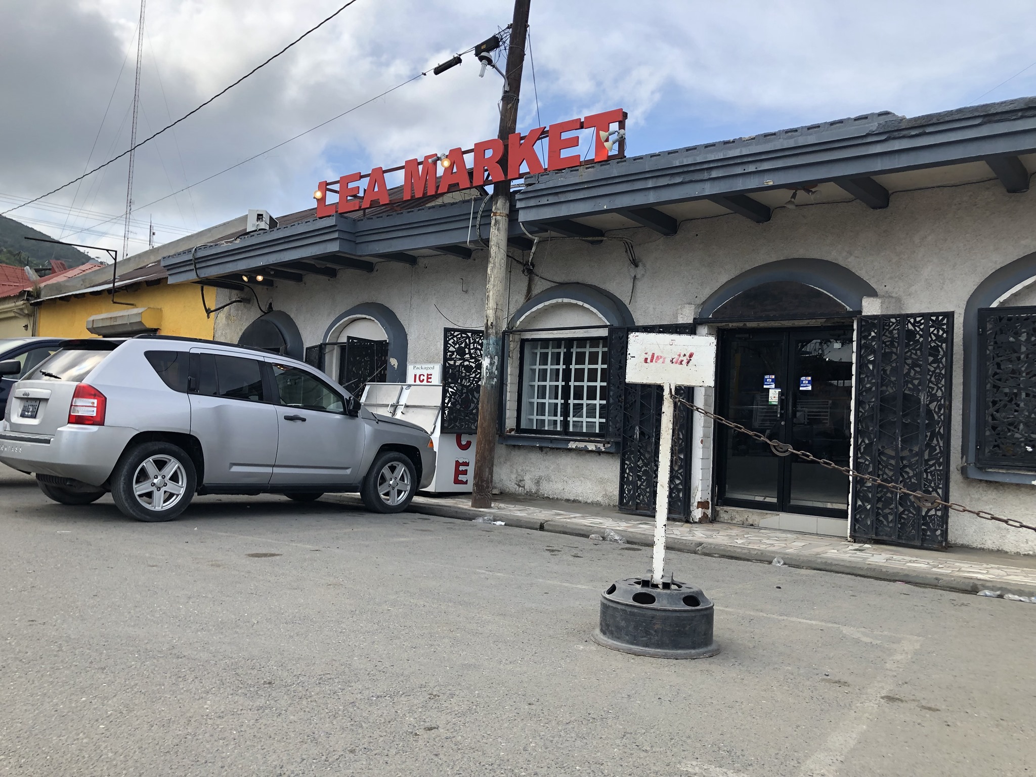 Pillage de 2 magasins Lea Trading au CapHaïtien le conseil d