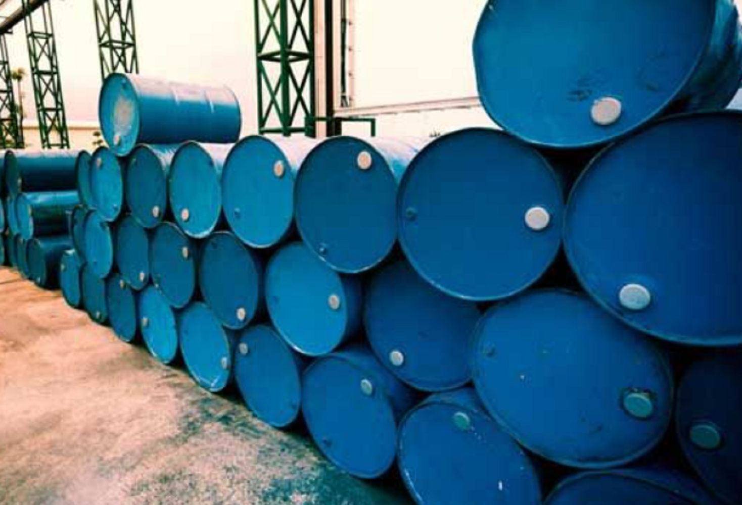 Carburants: le gouvernement français annonce vendredi soir des aides « ciblées » Carburants: le gouvernement français annonce vendredi soir des aides « ciblées »