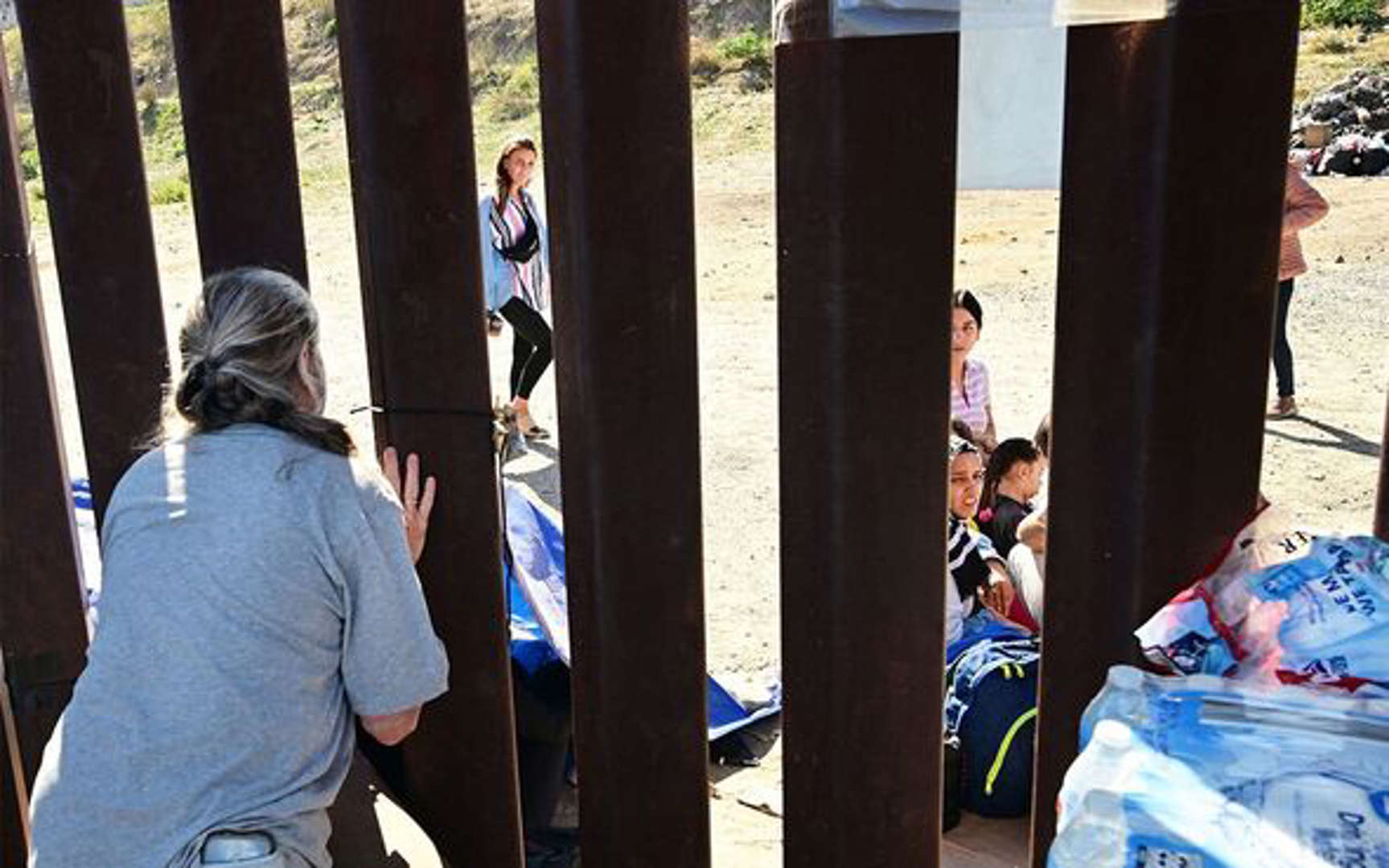 Juez federal rechaza solicitud para impedir que la administración Biden rechace a solicitantes de asilo en la frontera sin cita previa a través de la aplicación CBP One