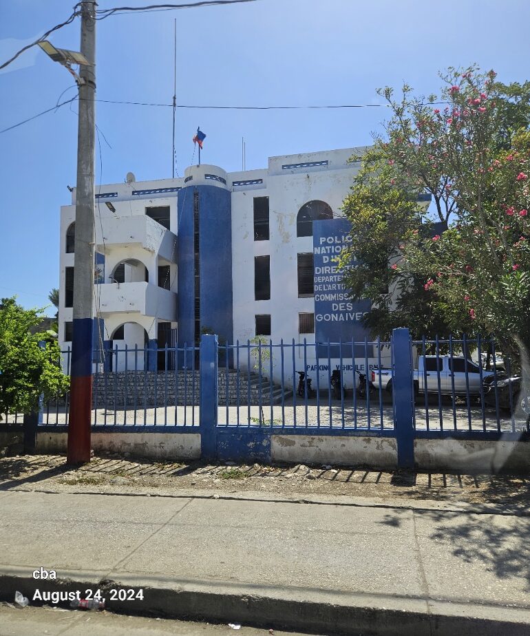 Visite pastorale à la prison des Gonaïves : détenus privés de bain, infrastructures défaillantes et promiscuité extrême Visite pastorale à la prison des Gonaïves : détenus privés de bain, infrastructures défaillantes et promiscuité extrême