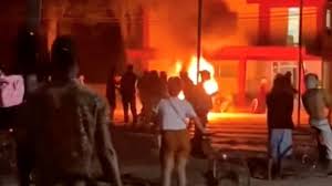 Cuba : un siège local du Parti au pouvoir pris pour cible lors de manifestations Cuba : un siège local du Parti au pouvoir pris pour cible lors de manifestations