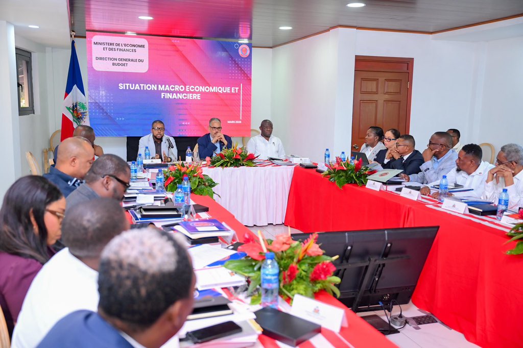 Le secret des malheurs retrouvé : la lutte pour le pouvoir de 1804 à nos jours Le secret des malheurs retrouvé : la lutte pour le pouvoir de 1804 à nos jours