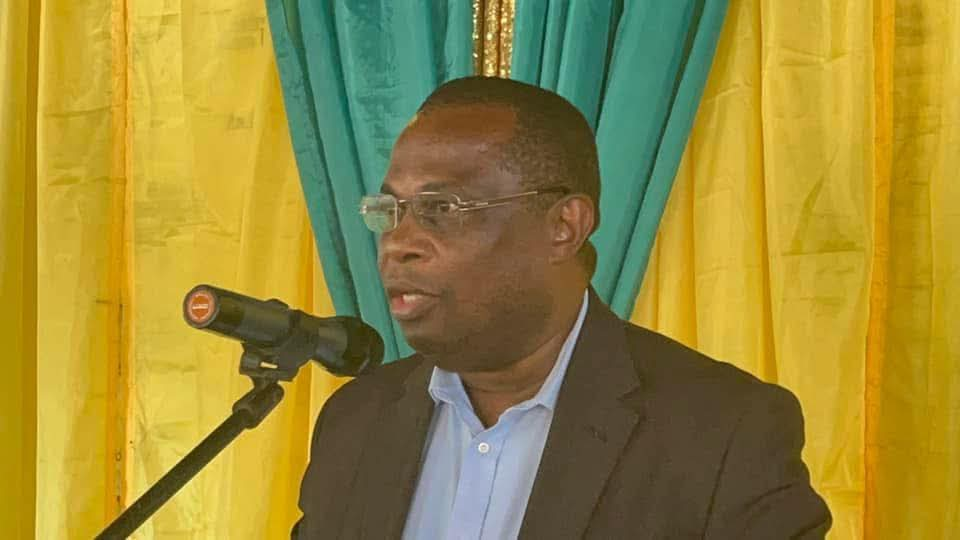 Le MENFP rend hommage au parcours académique du Dr Jean Fénol Métellus Le MENFP rend hommage au parcours académique du Dr Jean Fénol Métellus