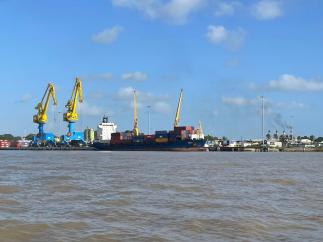 Croissance lente en Amérique latine et dans les Caraïbes dans un contexte d’incertitude mondiale et de faiblesse de l’investissement Croissance lente en Amérique latine et dans les Caraïbes dans un contexte d’incertitude mondiale et de faiblesse de l’investissement